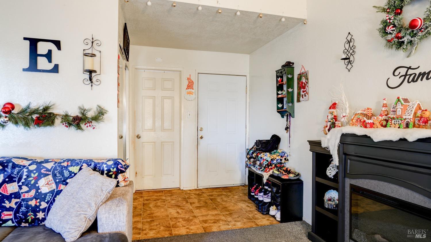 355 Parkview Ter #J8