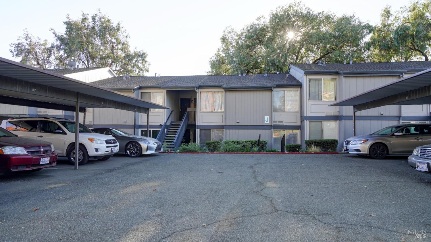 355 Parkview Ter #J8