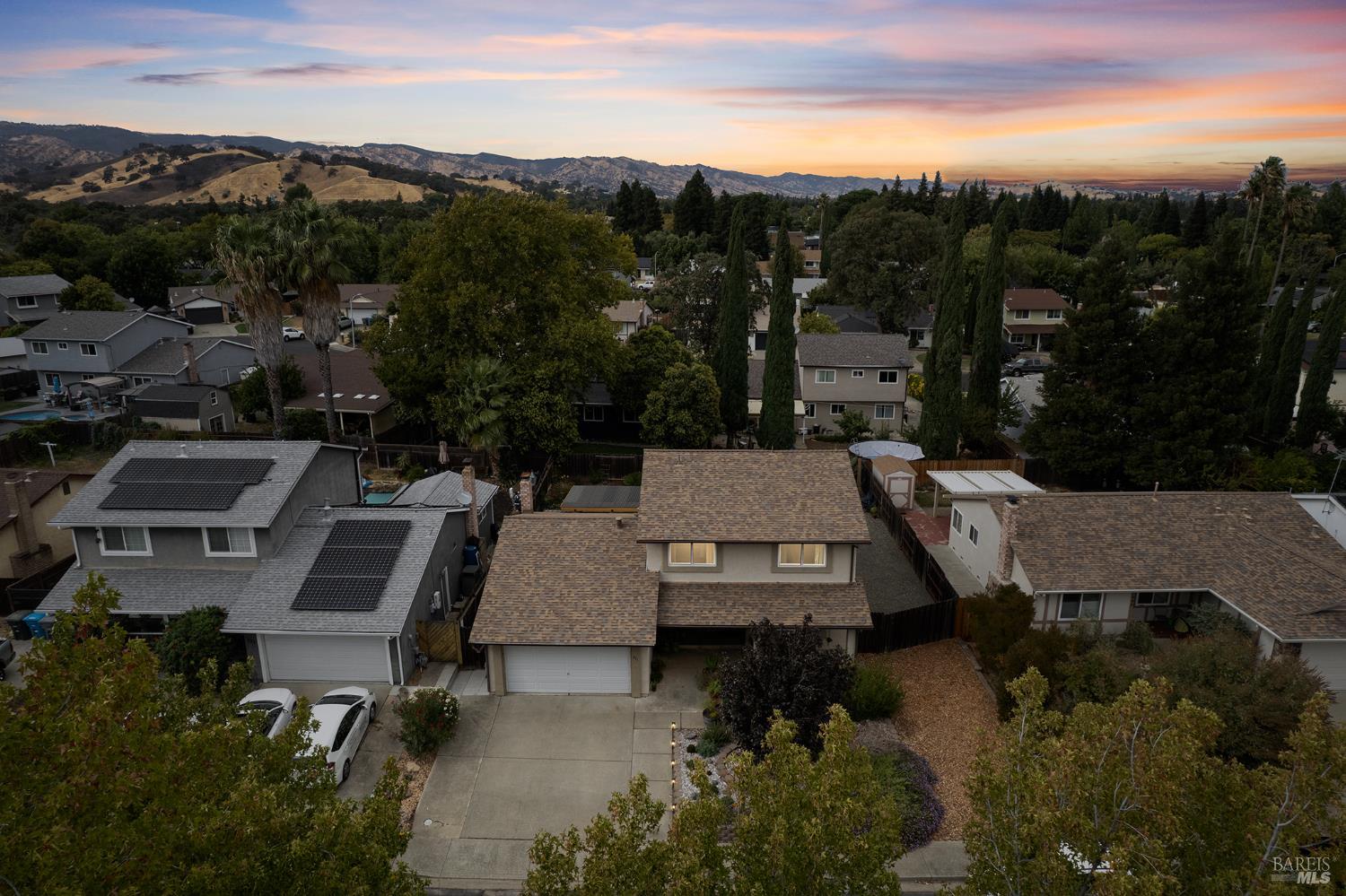 731 La Cruz Ln
