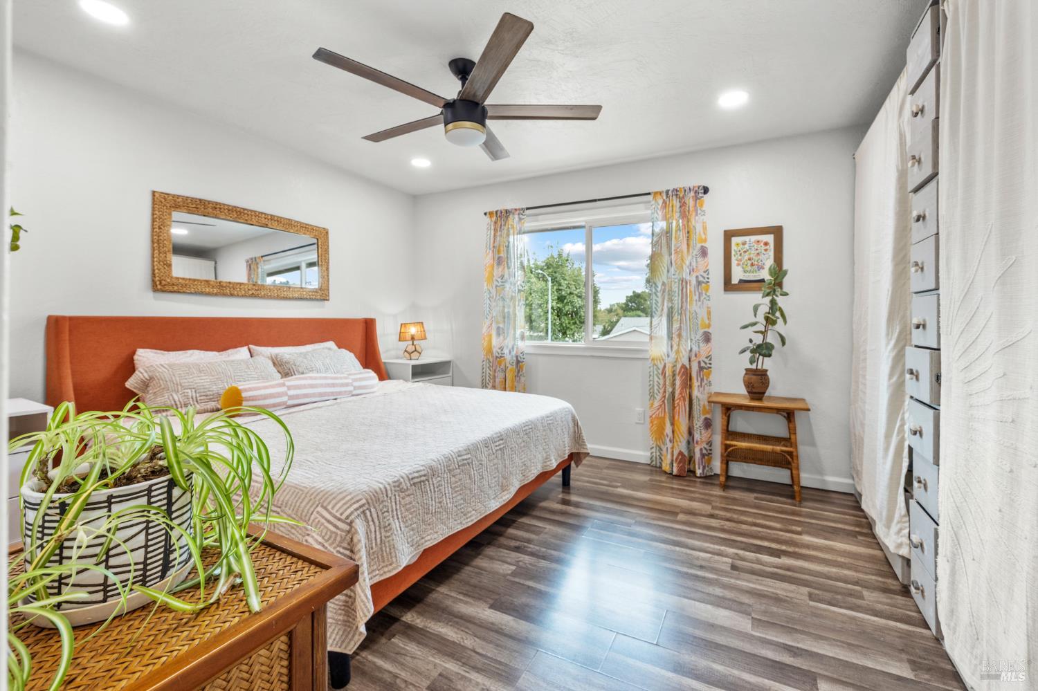 731 La Cruz Ln