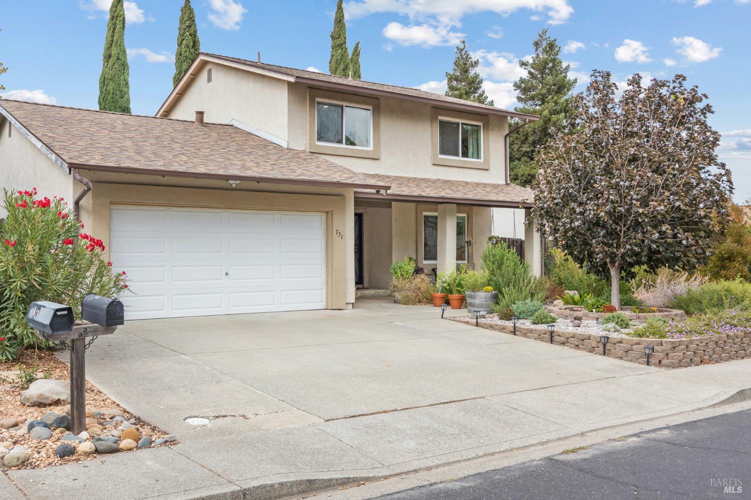 731 La Cruz Ln