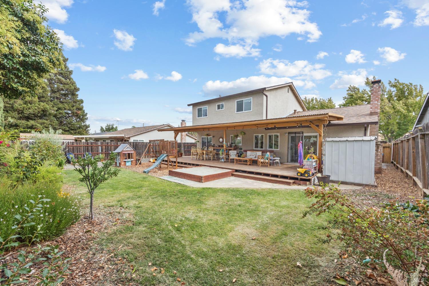 731 La Cruz Ln