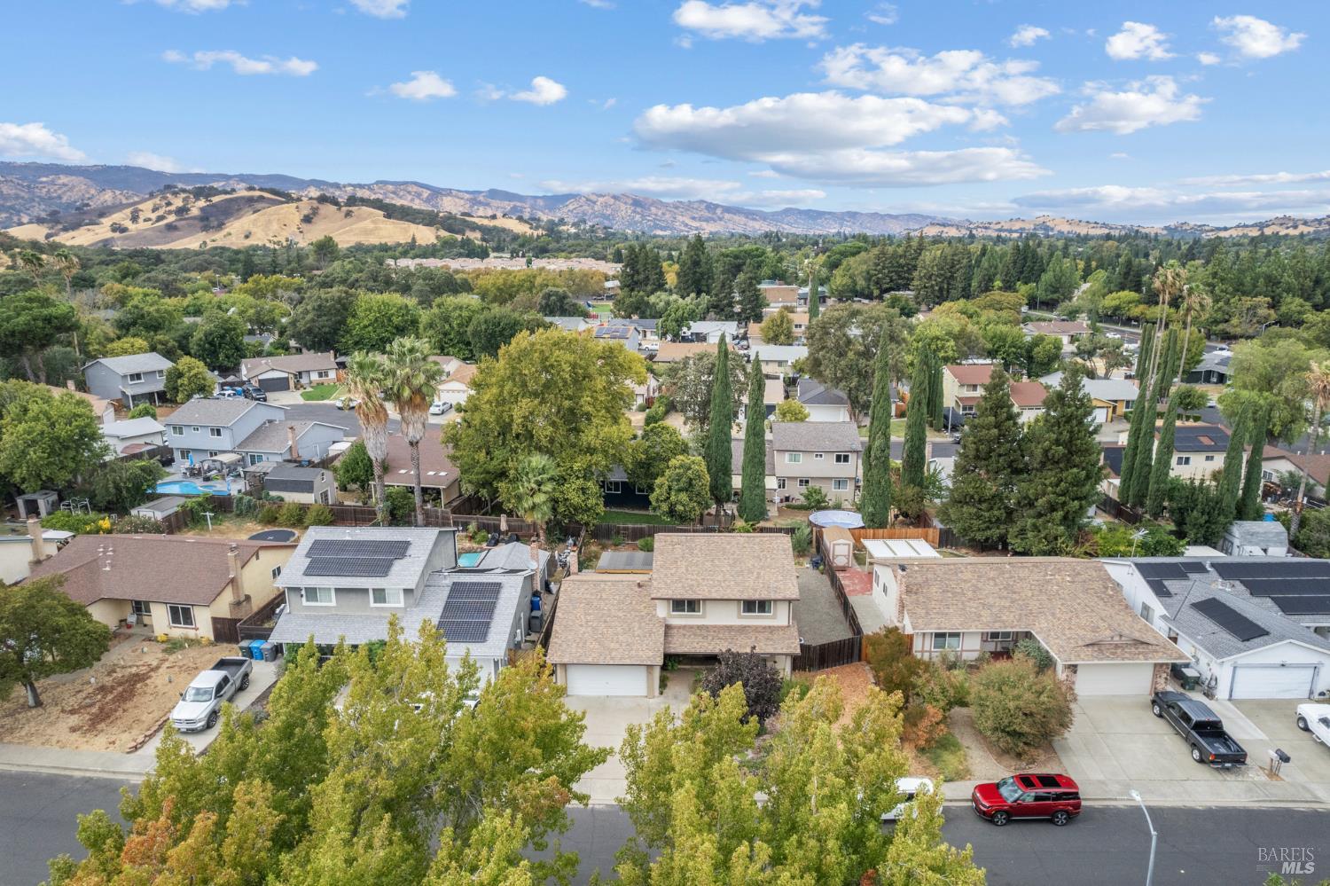 731 La Cruz Ln