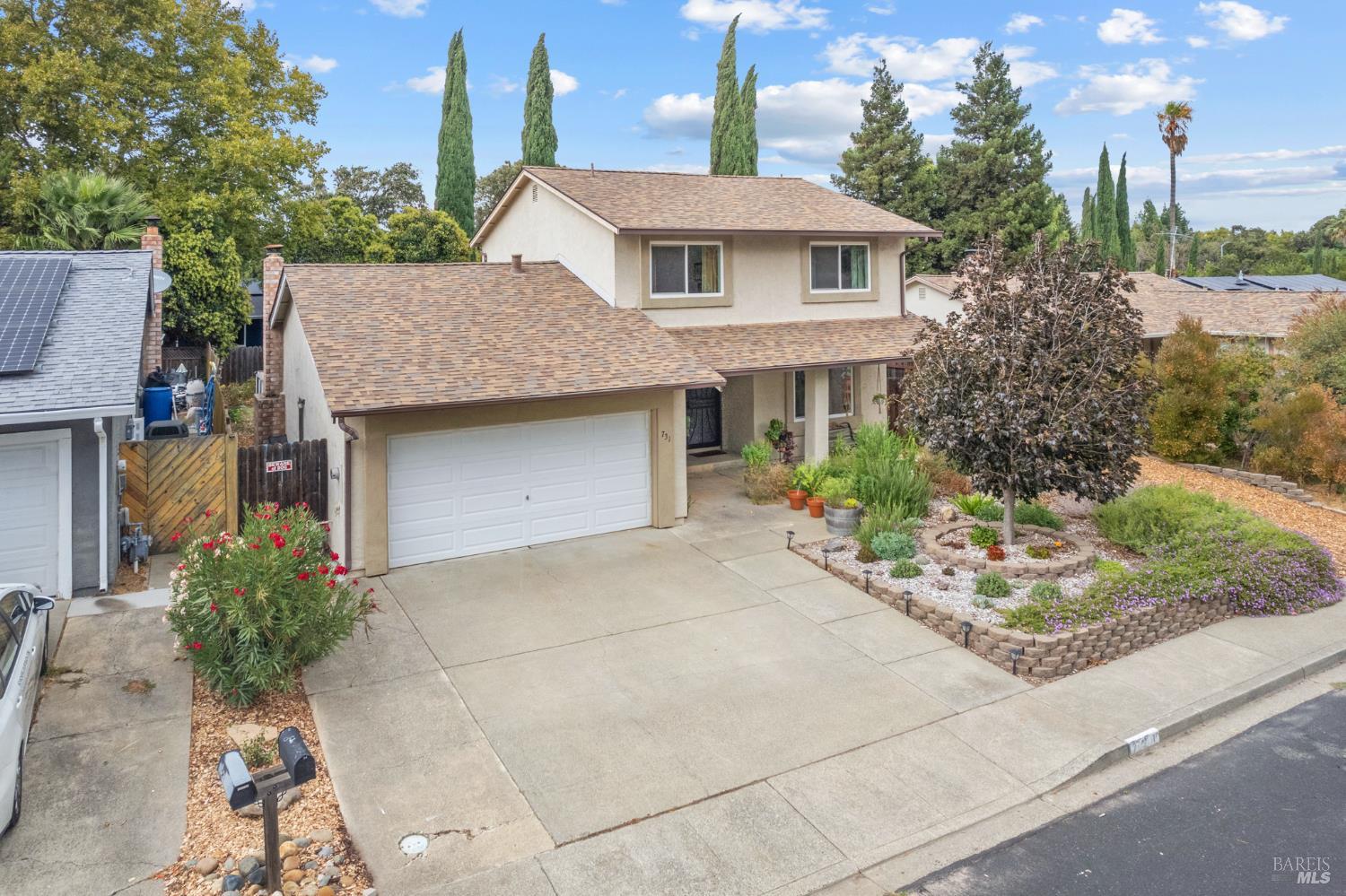 731 La Cruz Ln