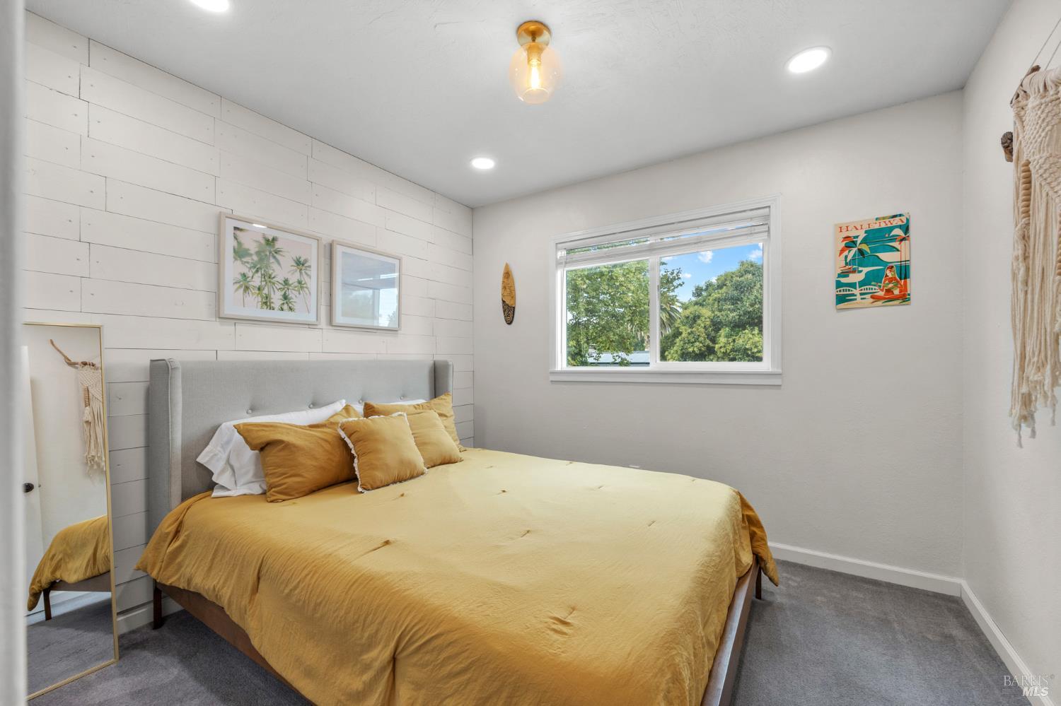 731 La Cruz Ln