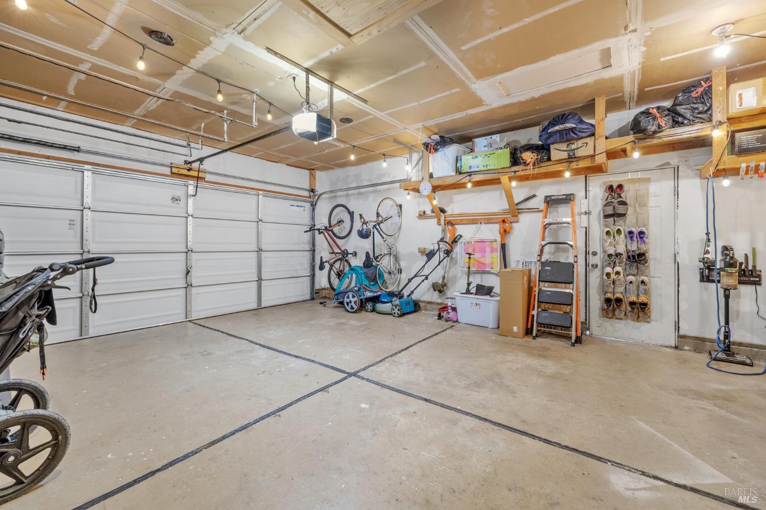 731 La Cruz Ln