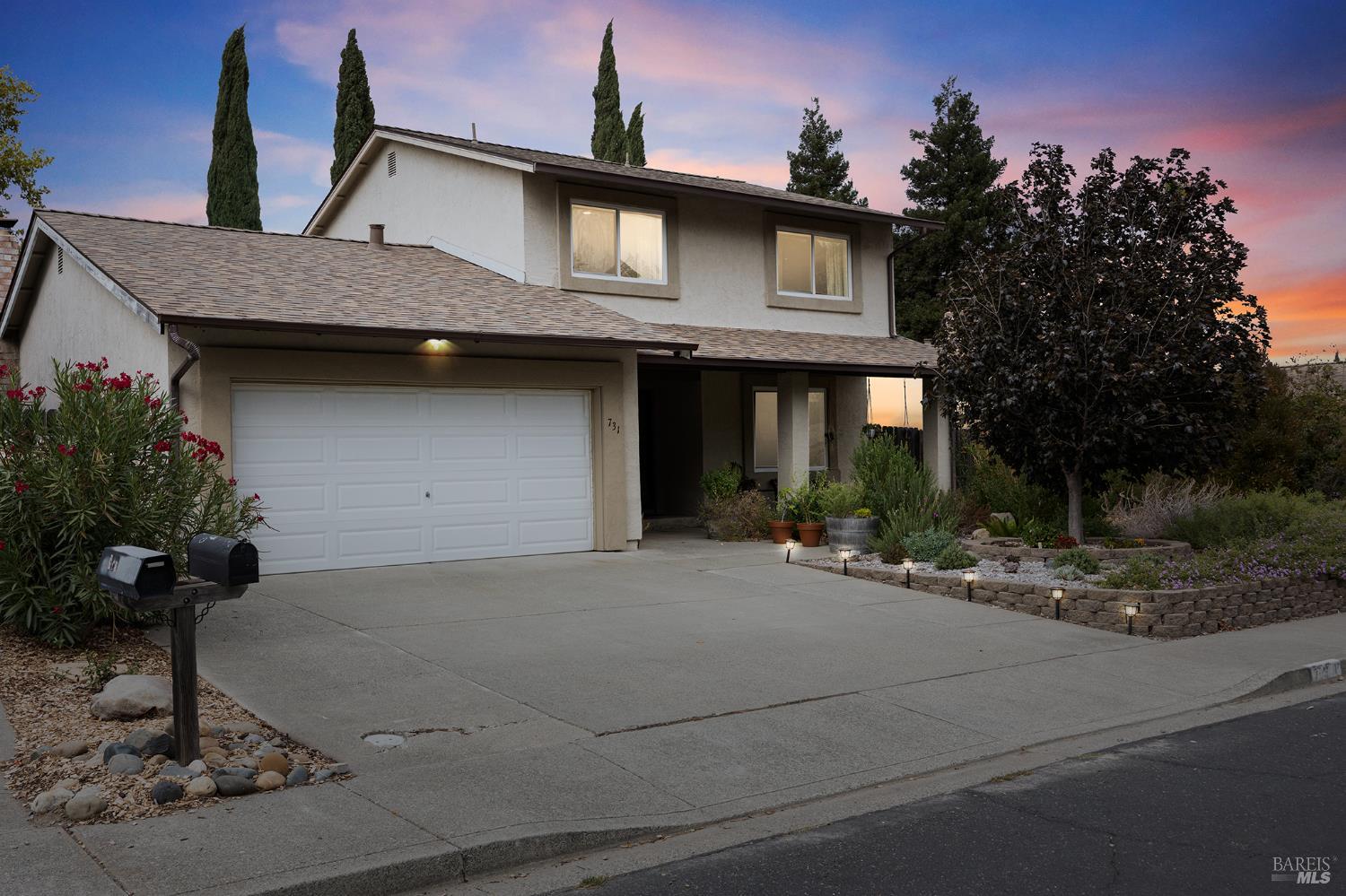 731 La Cruz Ln