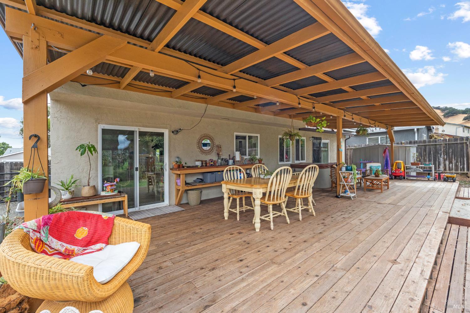 731 La Cruz Ln