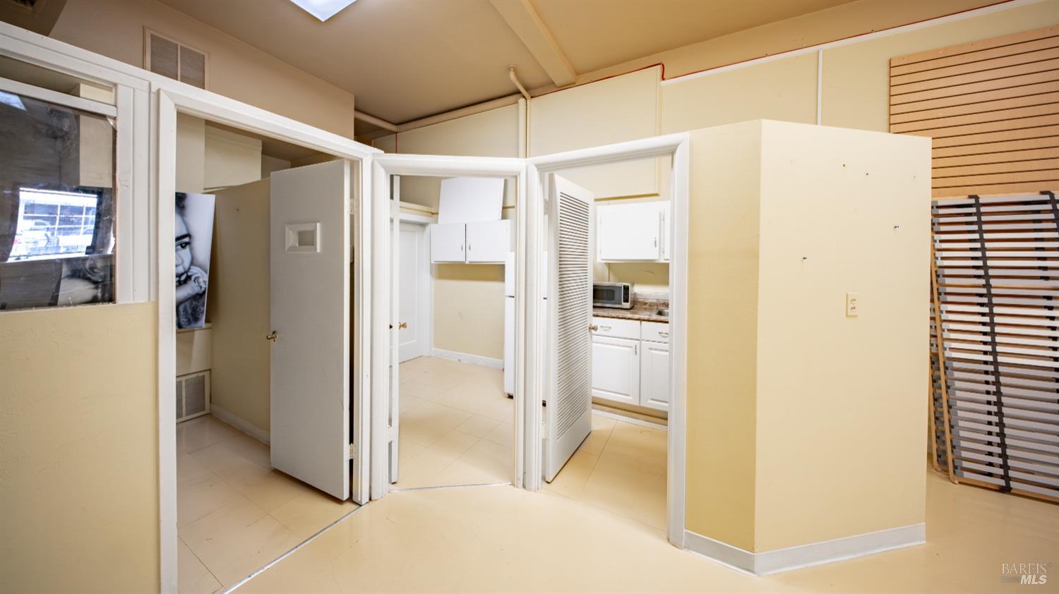 1711 Sonoma Boulevard