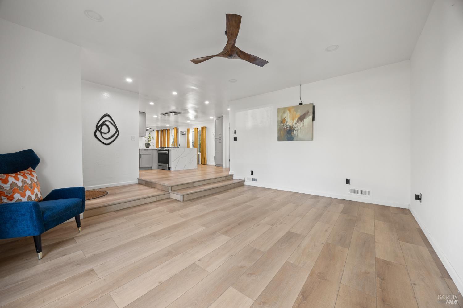 120 E Lake Drive