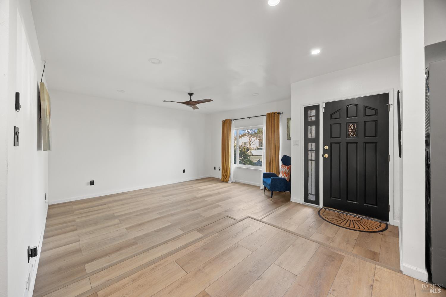 120 E Lake Drive