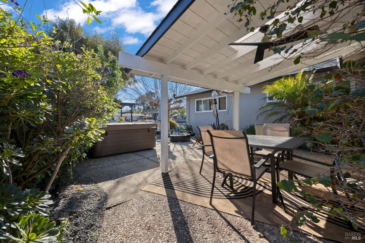 120 E Lake Drive