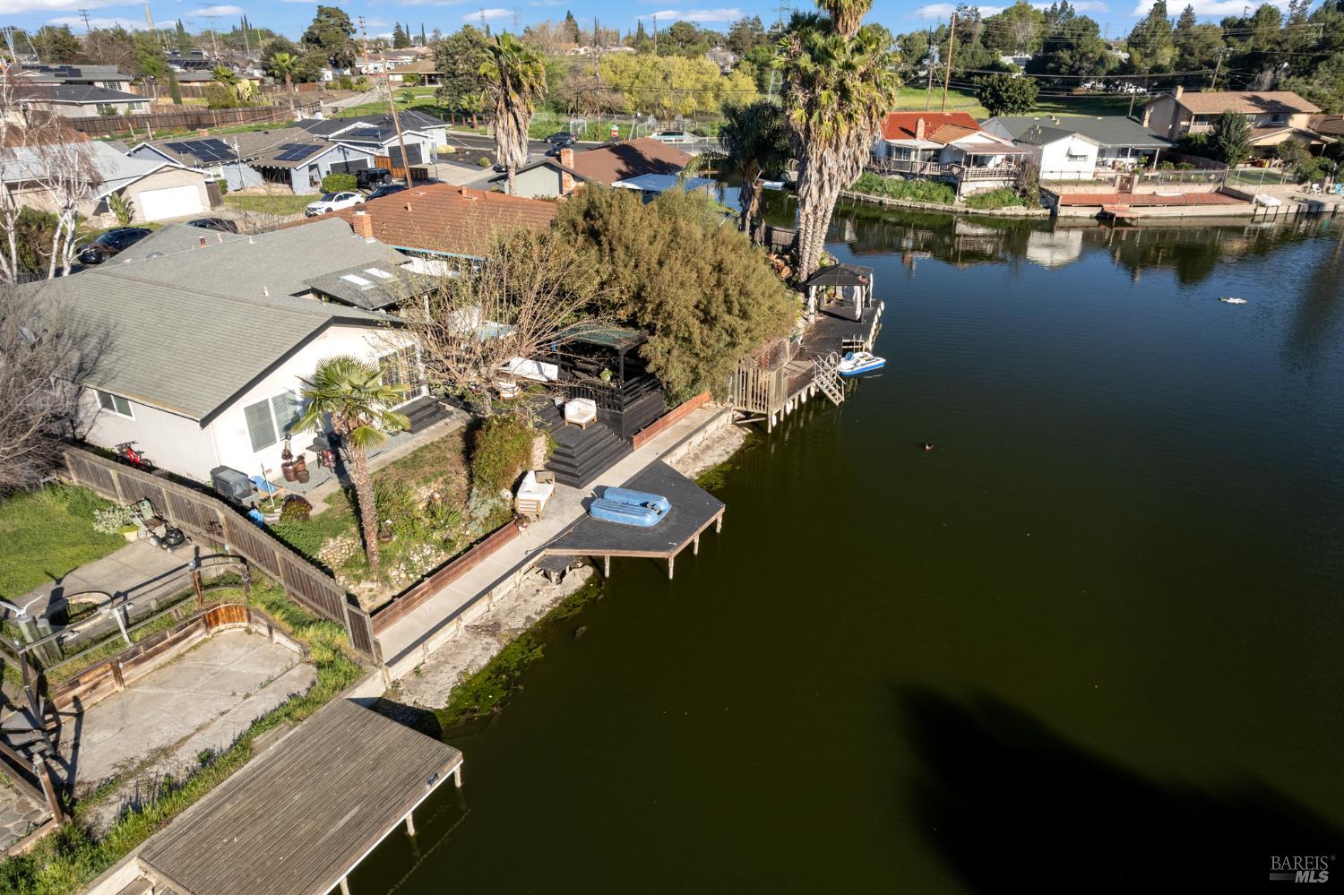 120 E Lake Drive