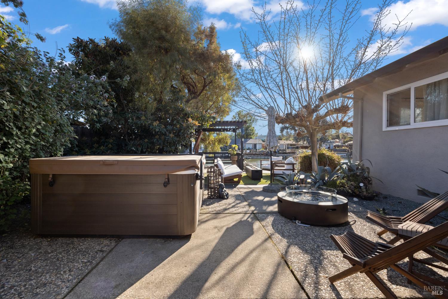120 E Lake Drive