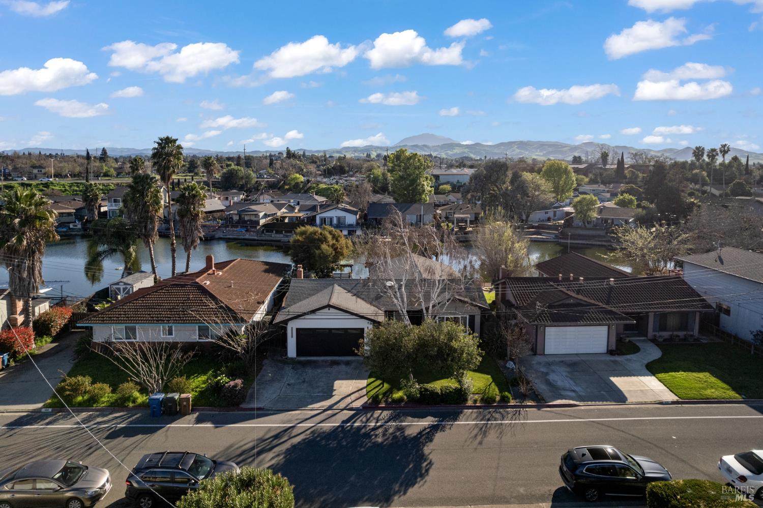 120 E Lake Drive