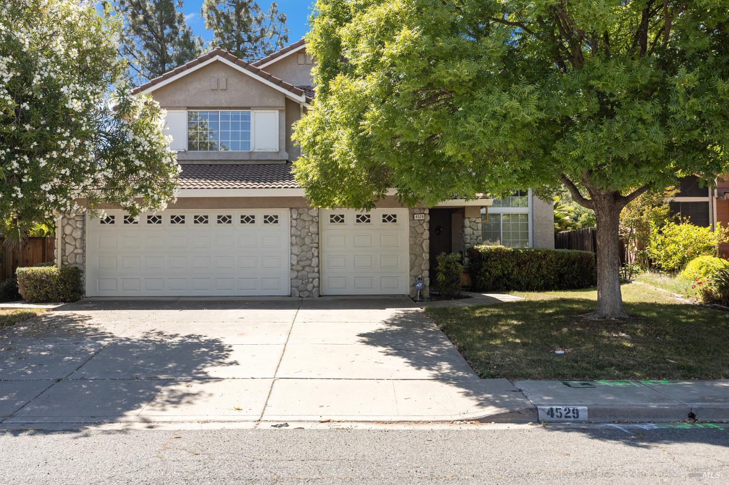4529 Horseshoe Circle