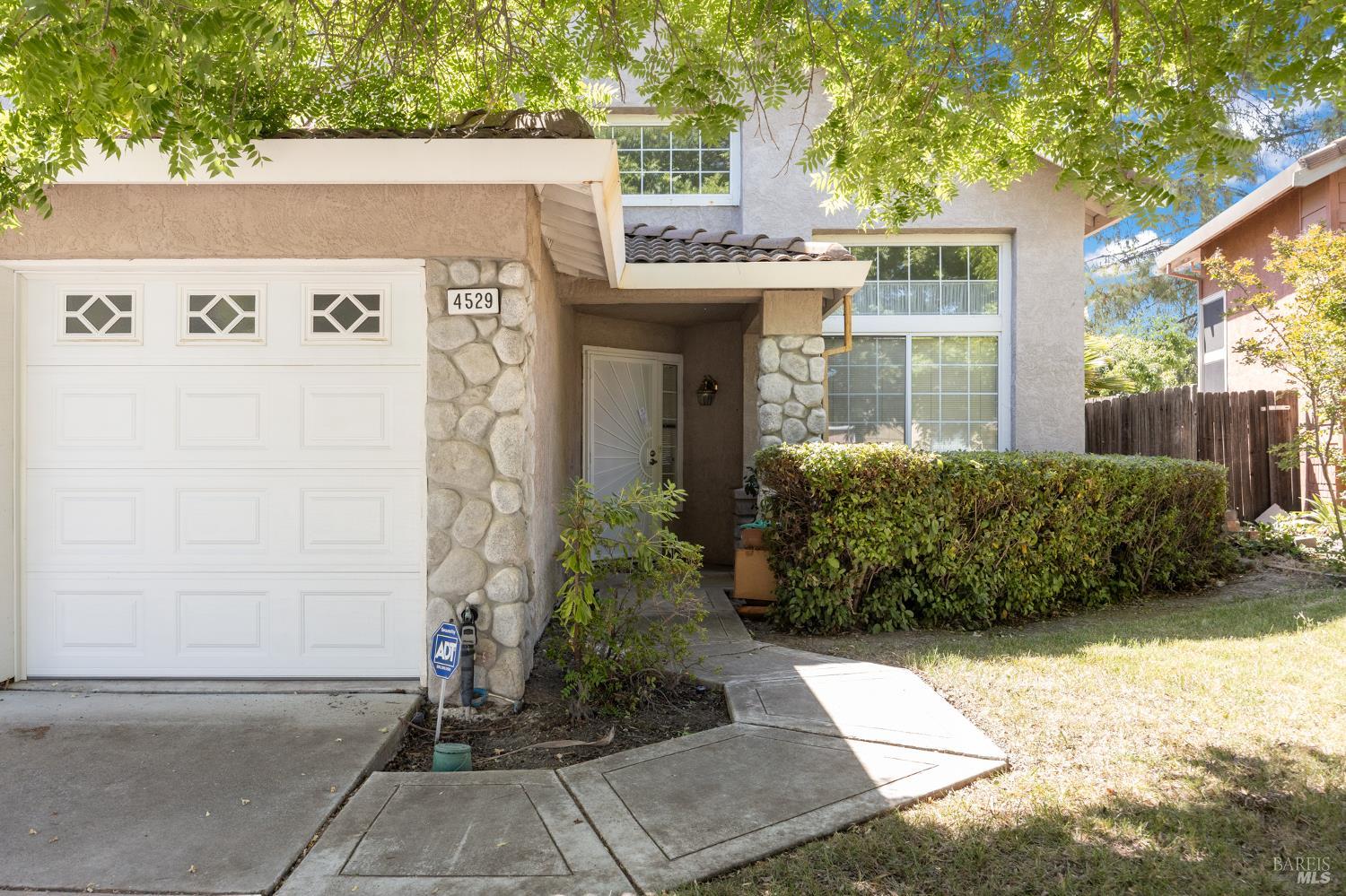 4529 Horseshoe Circle