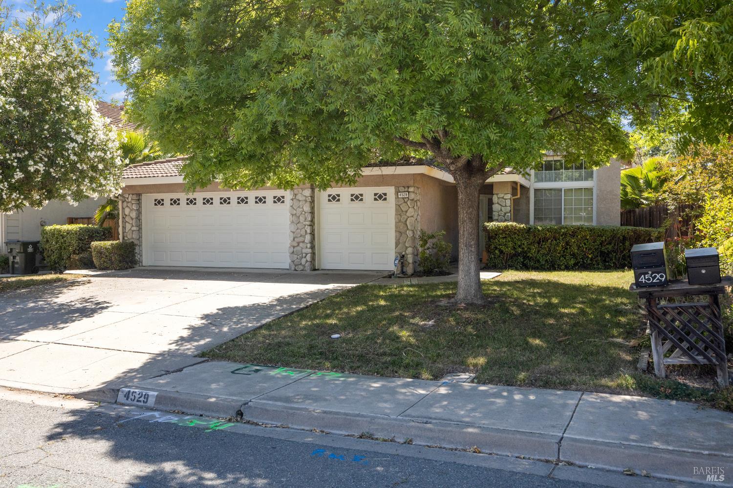 4529 Horseshoe Circle