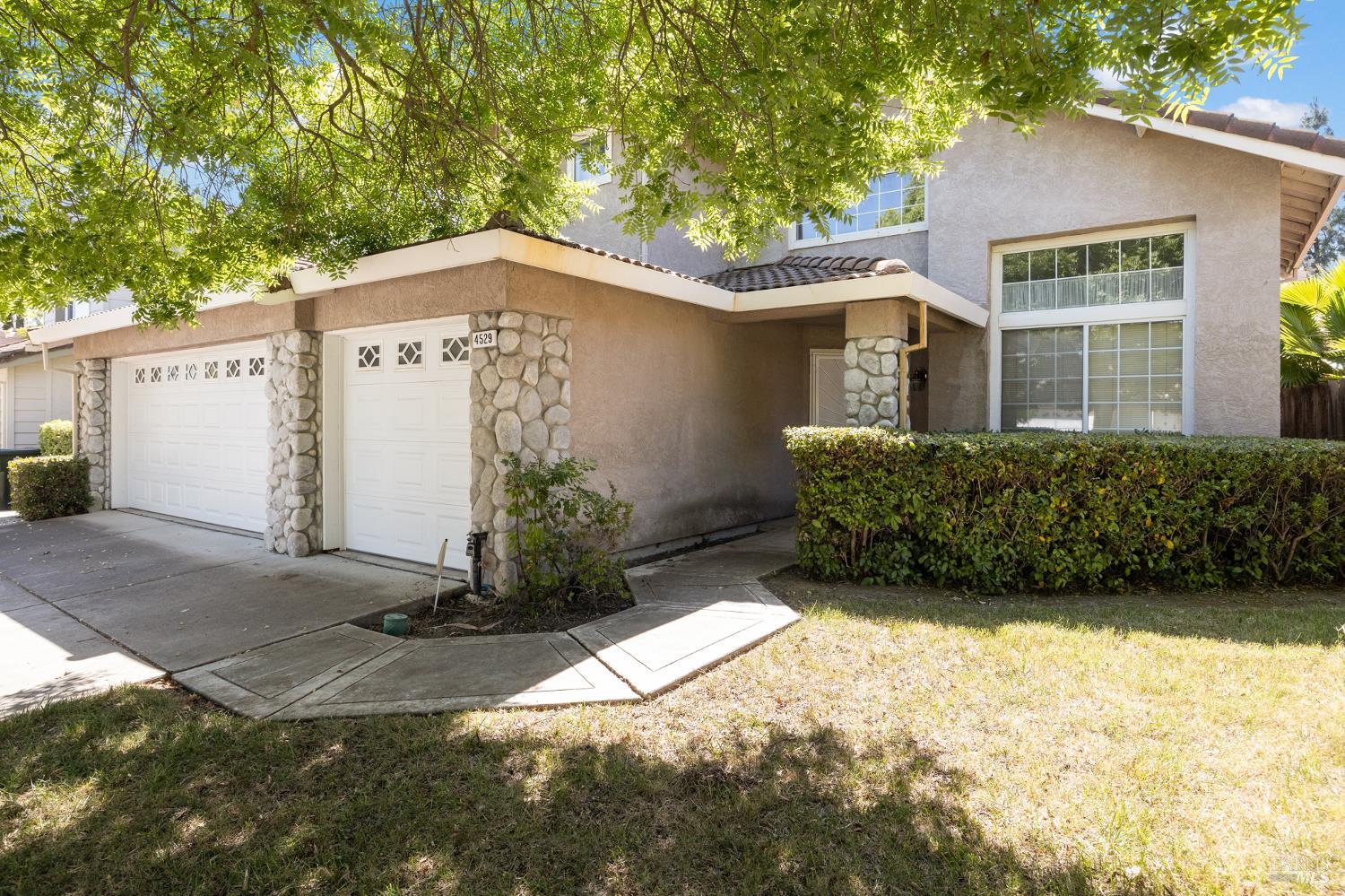 4529 Horseshoe Circle