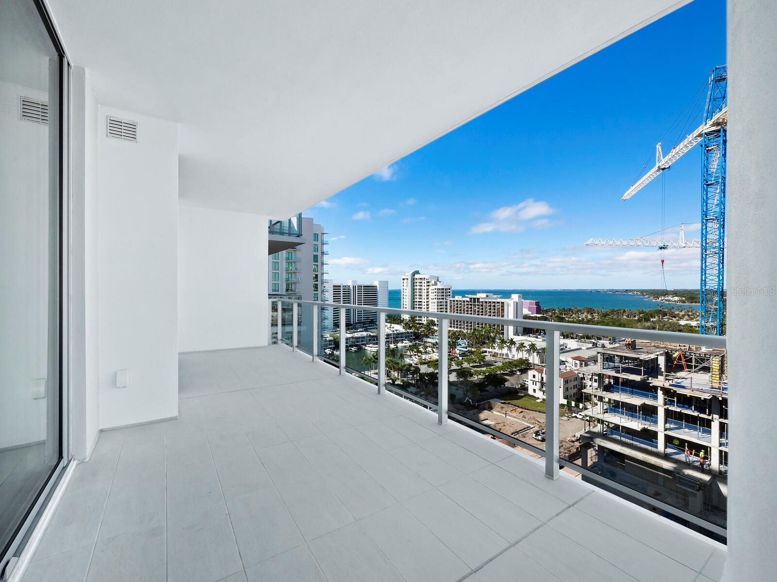 301 QUAY COMMONS #1405