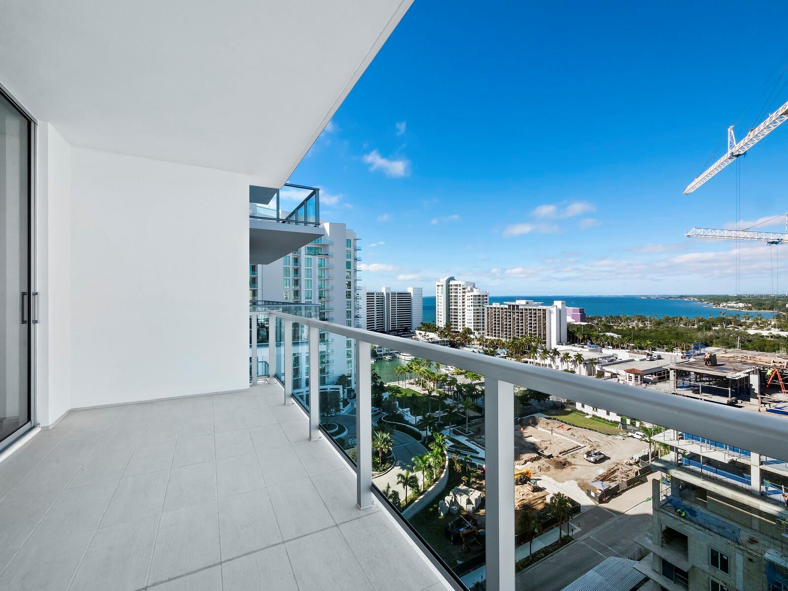 301 QUAY COMMONS #1405