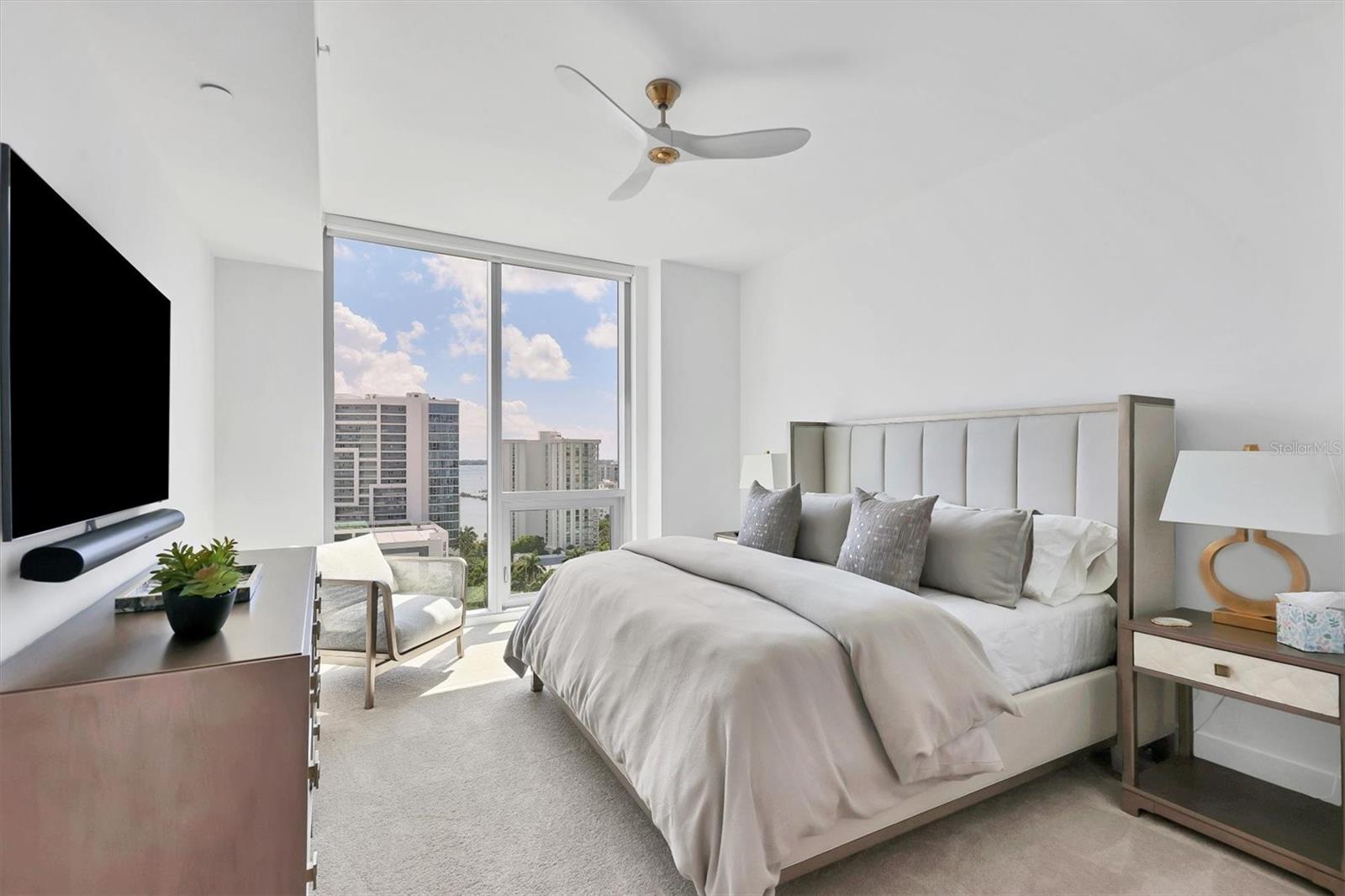 301 QUAY COMMONS #1209