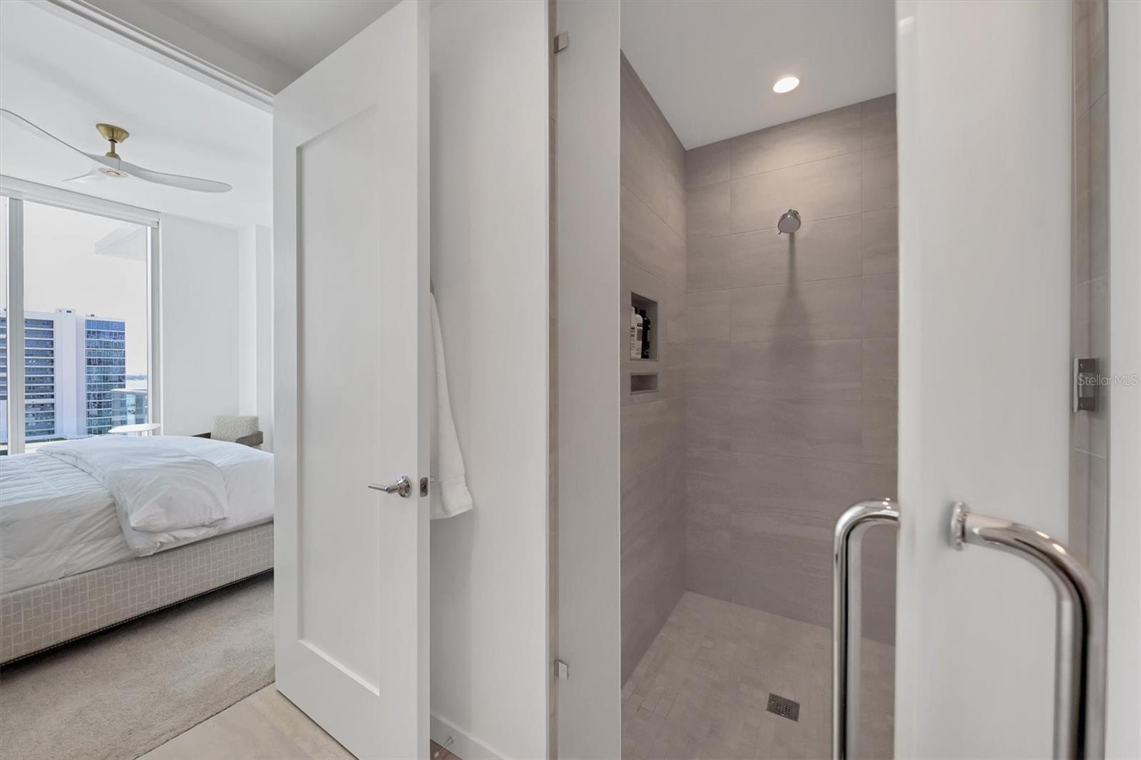 301 QUAY COMMONS #1209