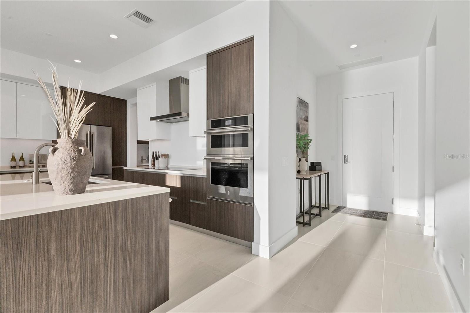 301 QUAY COMMONS #1811