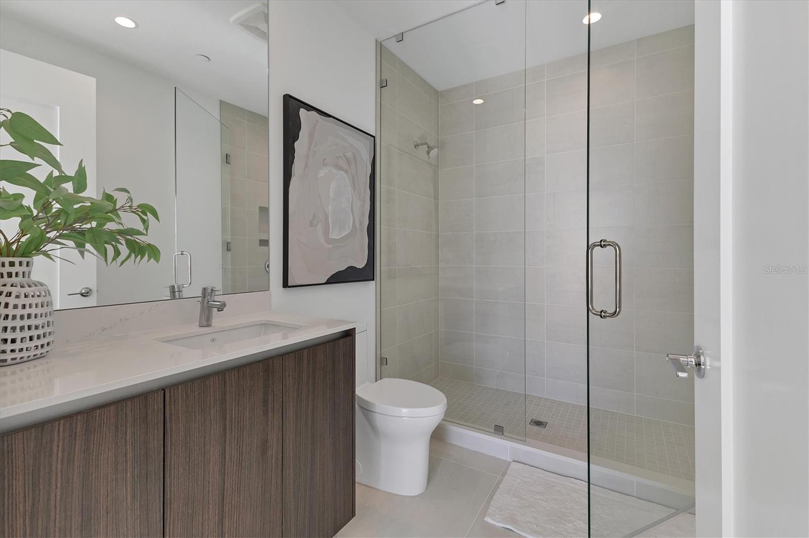 301 QUAY COMMONS #1811