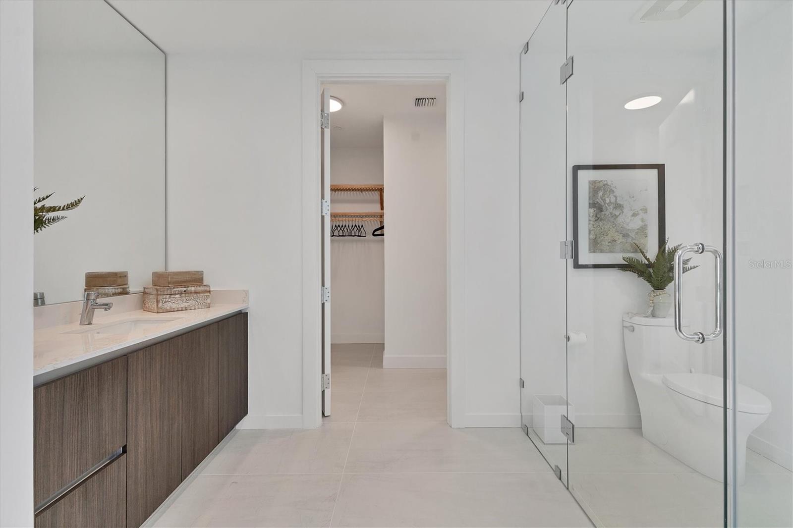 301 QUAY COMMONS #1811