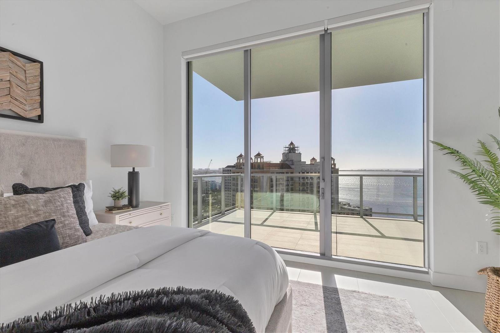 301 QUAY COMMONS #1811