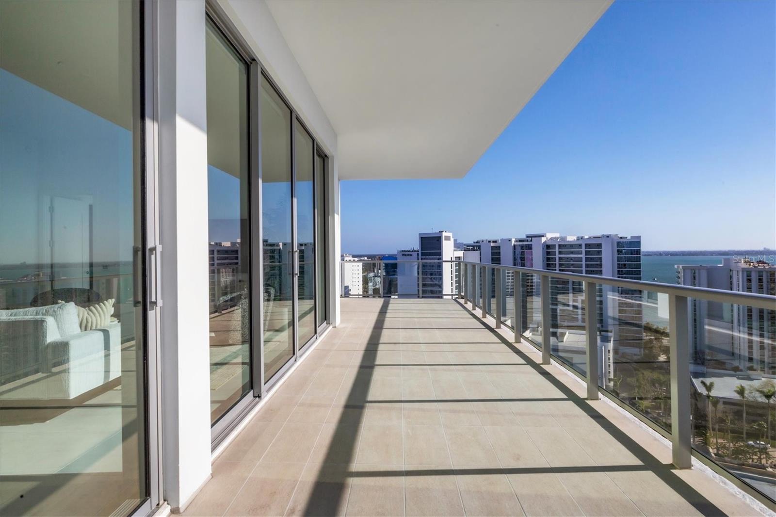 301 QUAY COMMONS #1811