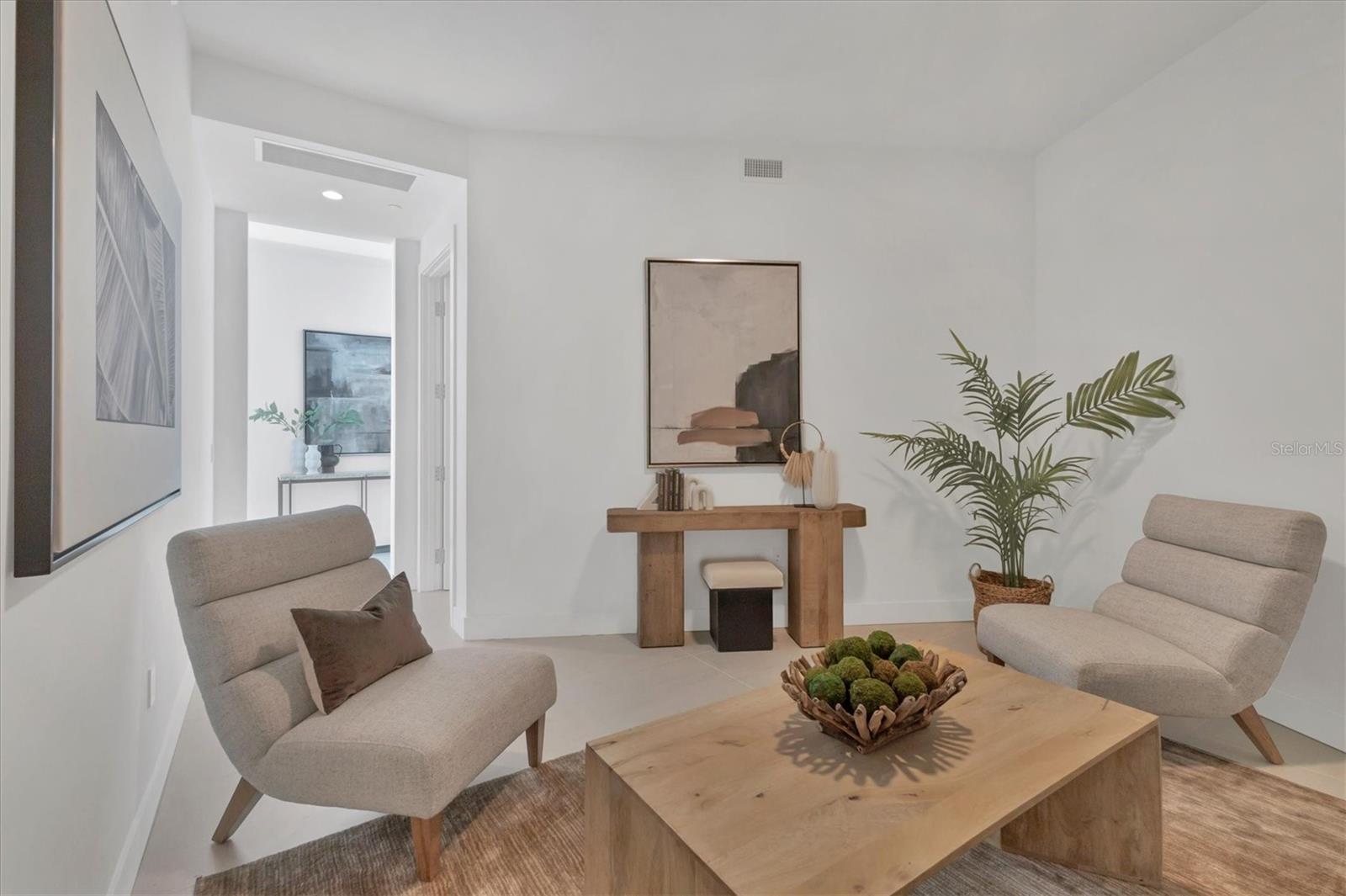 301 QUAY COMMONS #1811