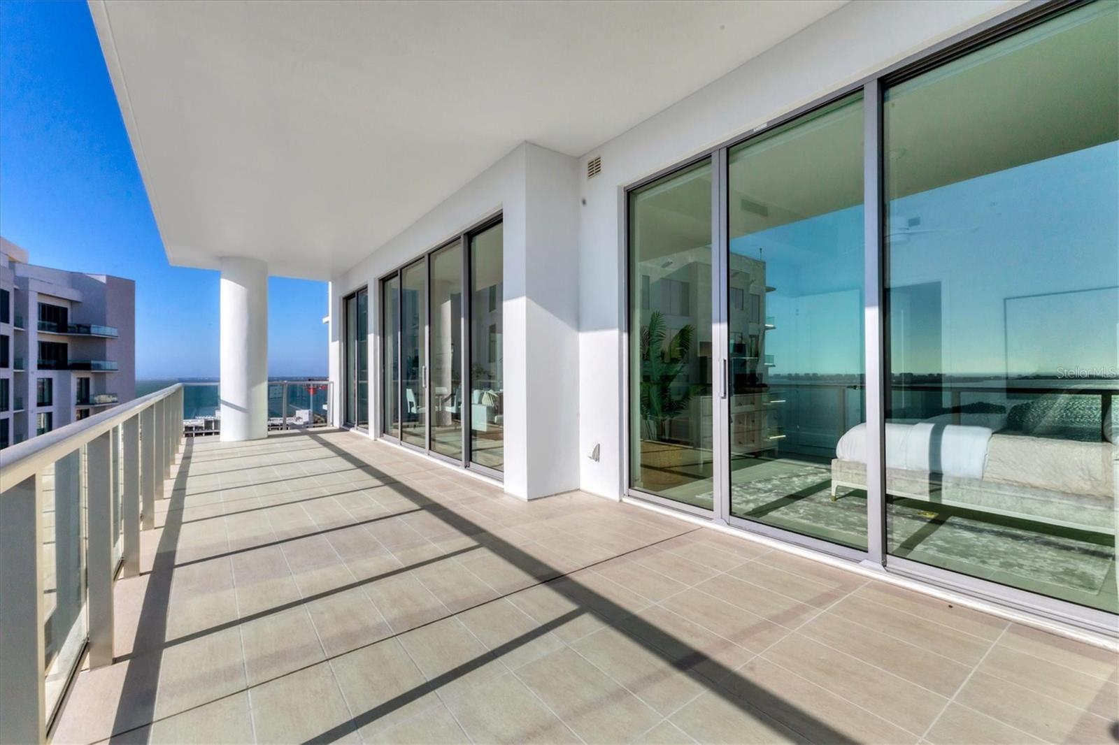 301 QUAY COMMONS #1811