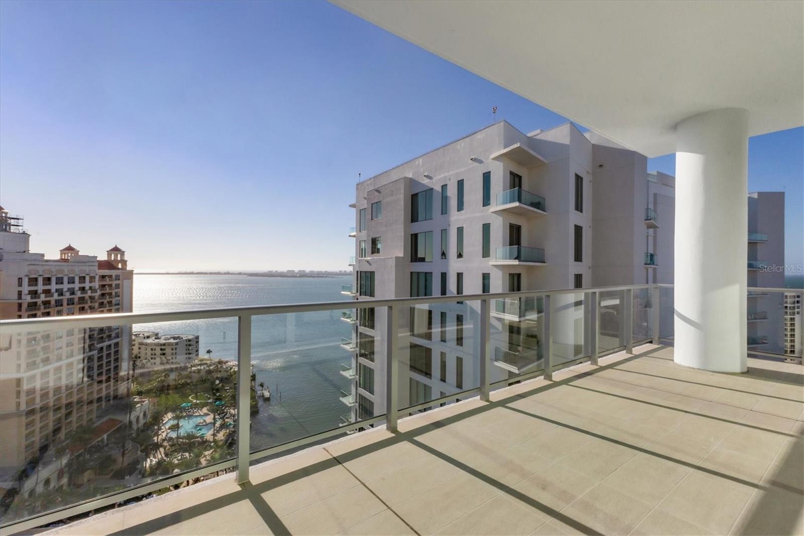 301 QUAY COMMONS #1811