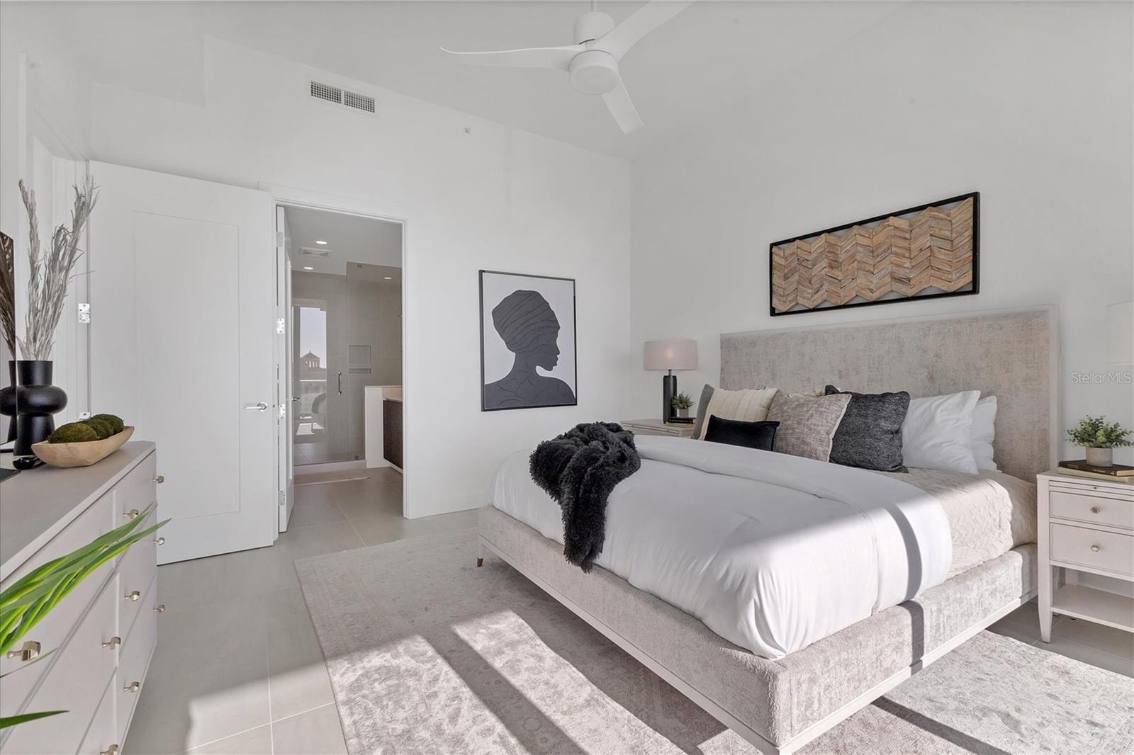 301 QUAY COMMONS #1811