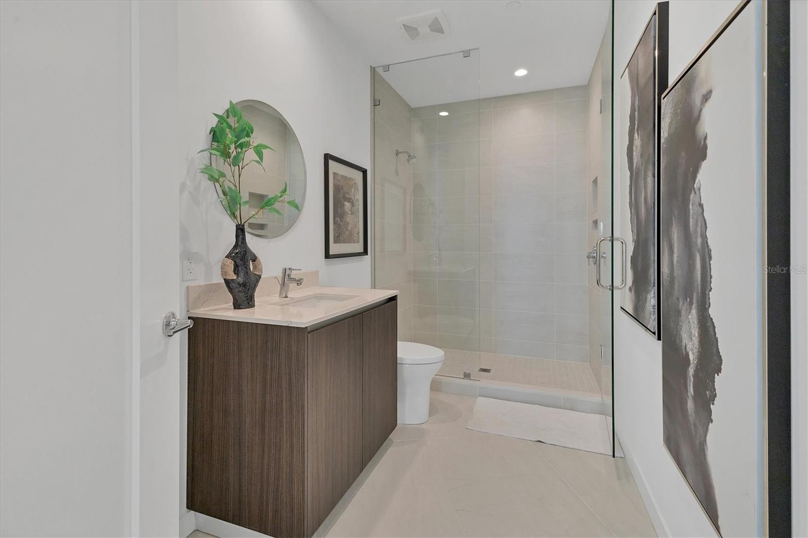 301 QUAY COMMONS #1811