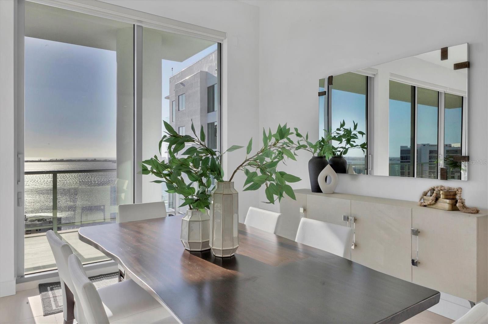 301 QUAY COMMONS #1811