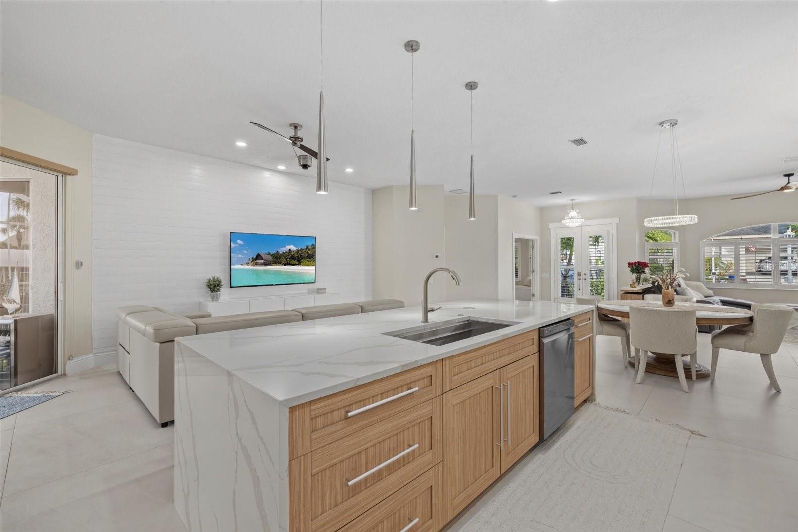 4611 SHARK DR