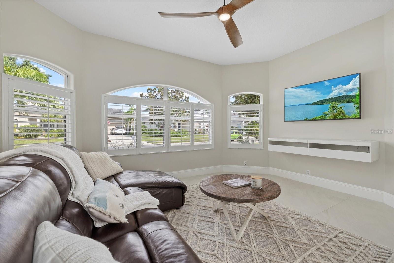 4611 SHARK DR