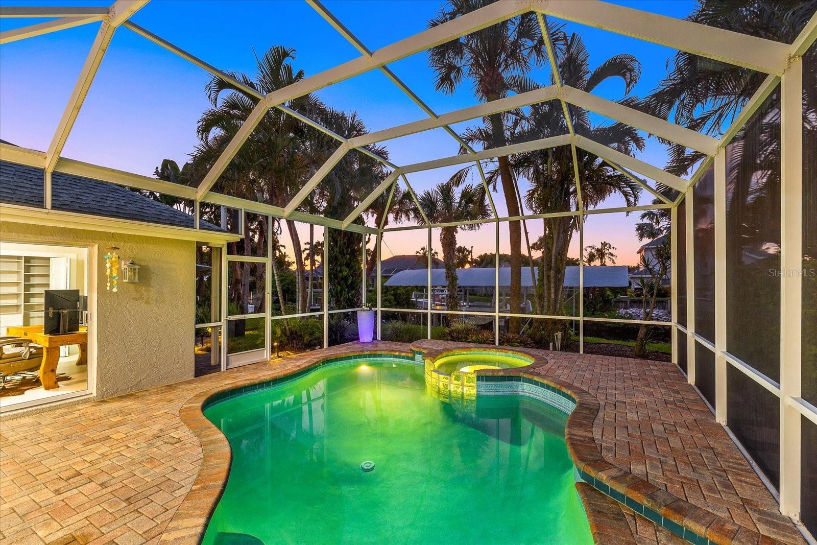 4611 SHARK DR