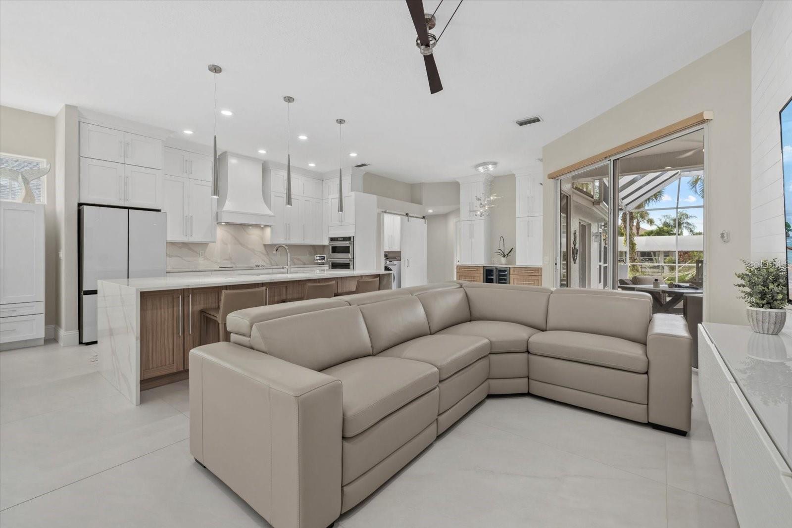 4611 SHARK DR
