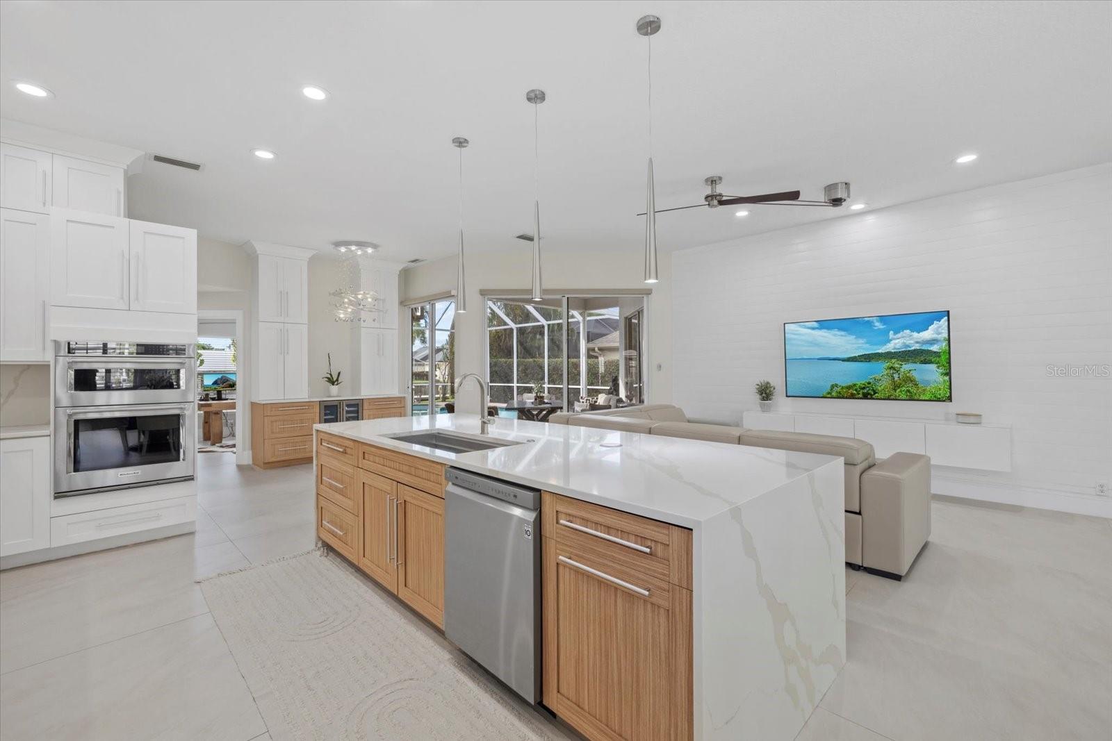 4611 SHARK DR
