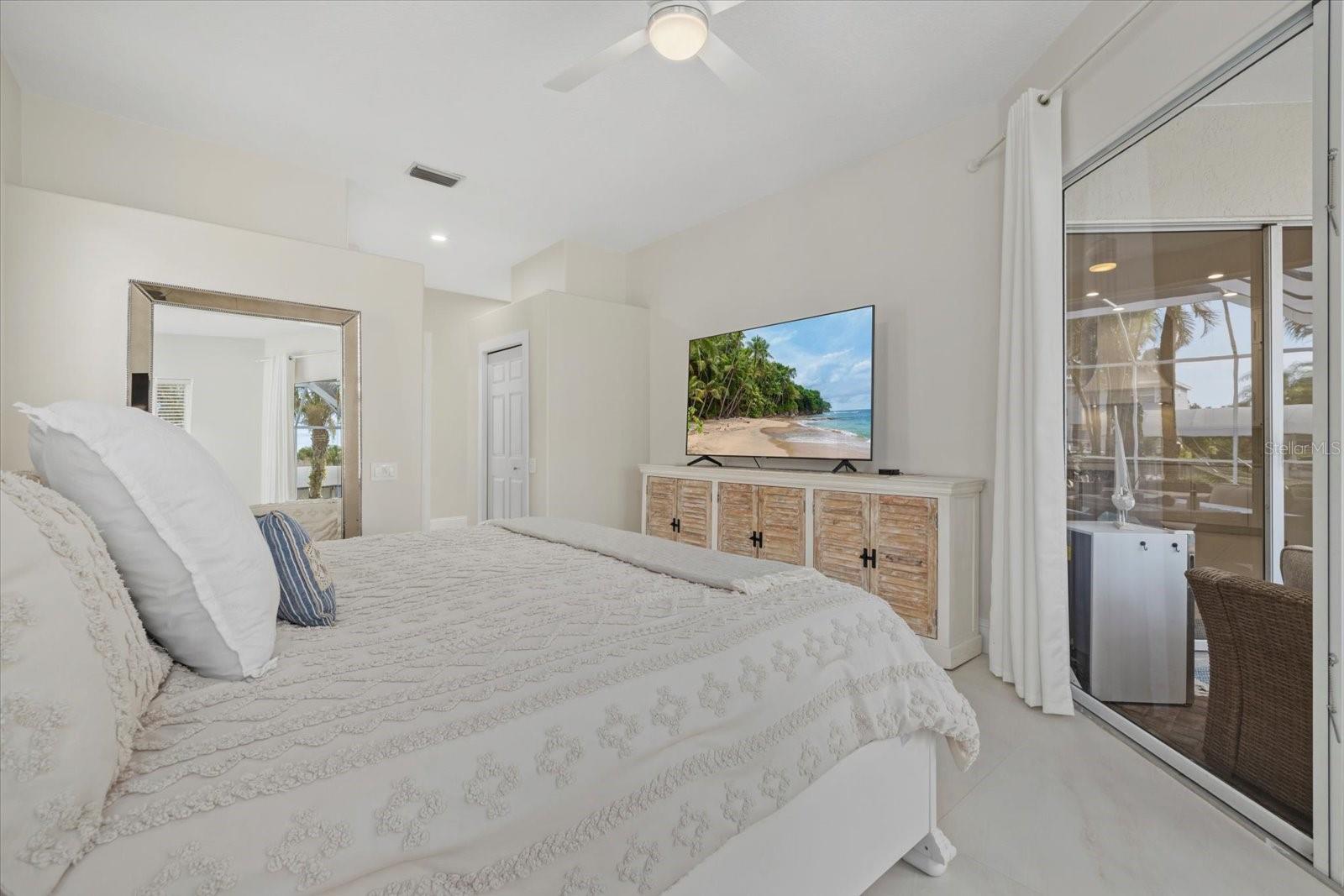 4611 SHARK DR