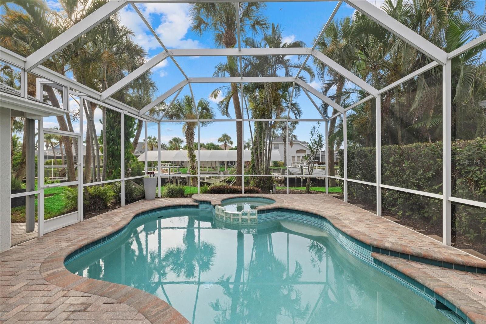 4611 SHARK DR