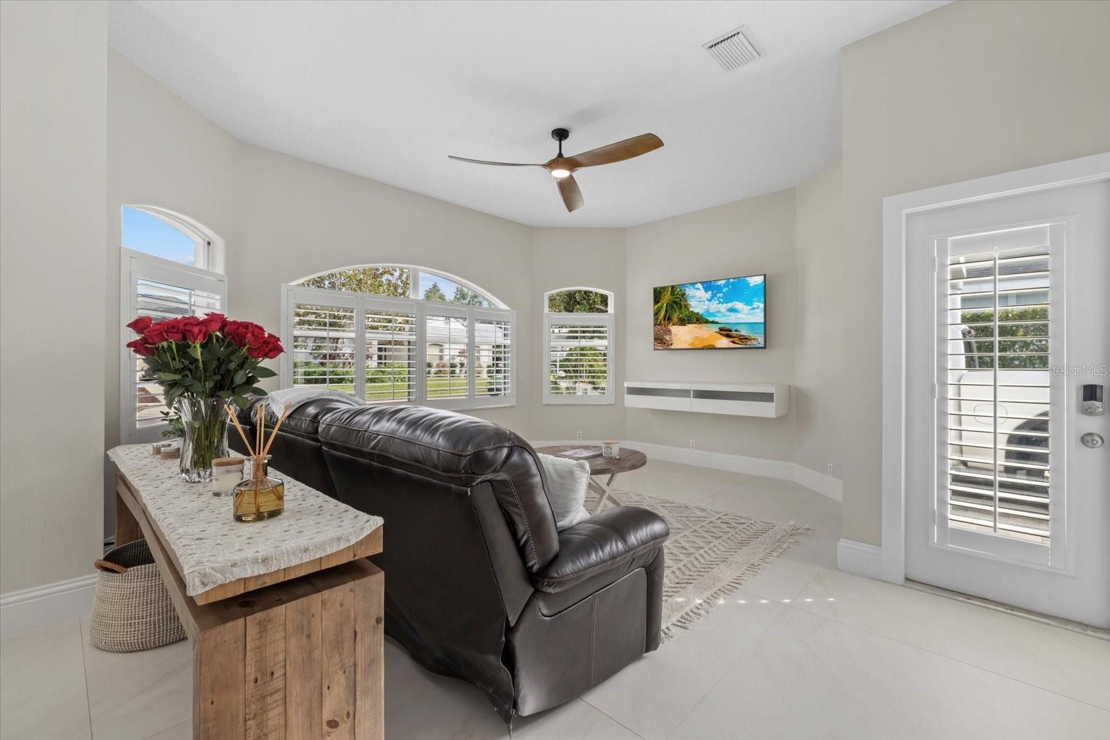 4611 SHARK DR