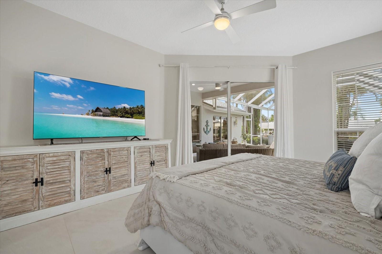 4611 SHARK DR