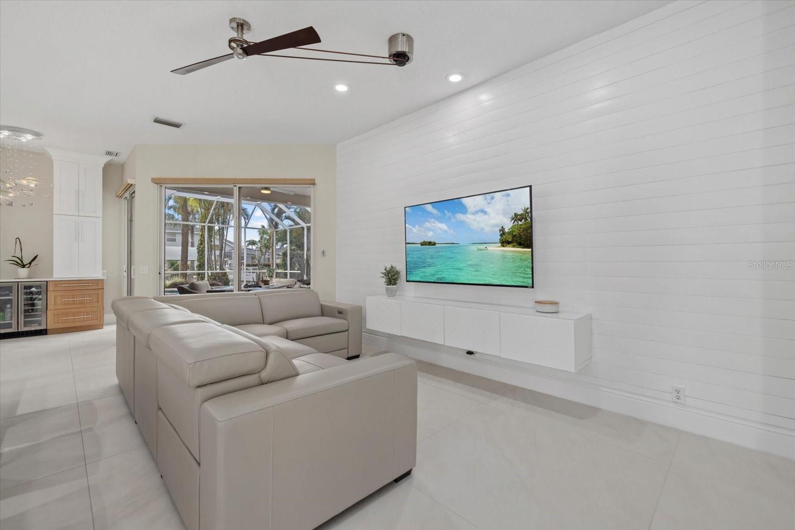 4611 SHARK DR