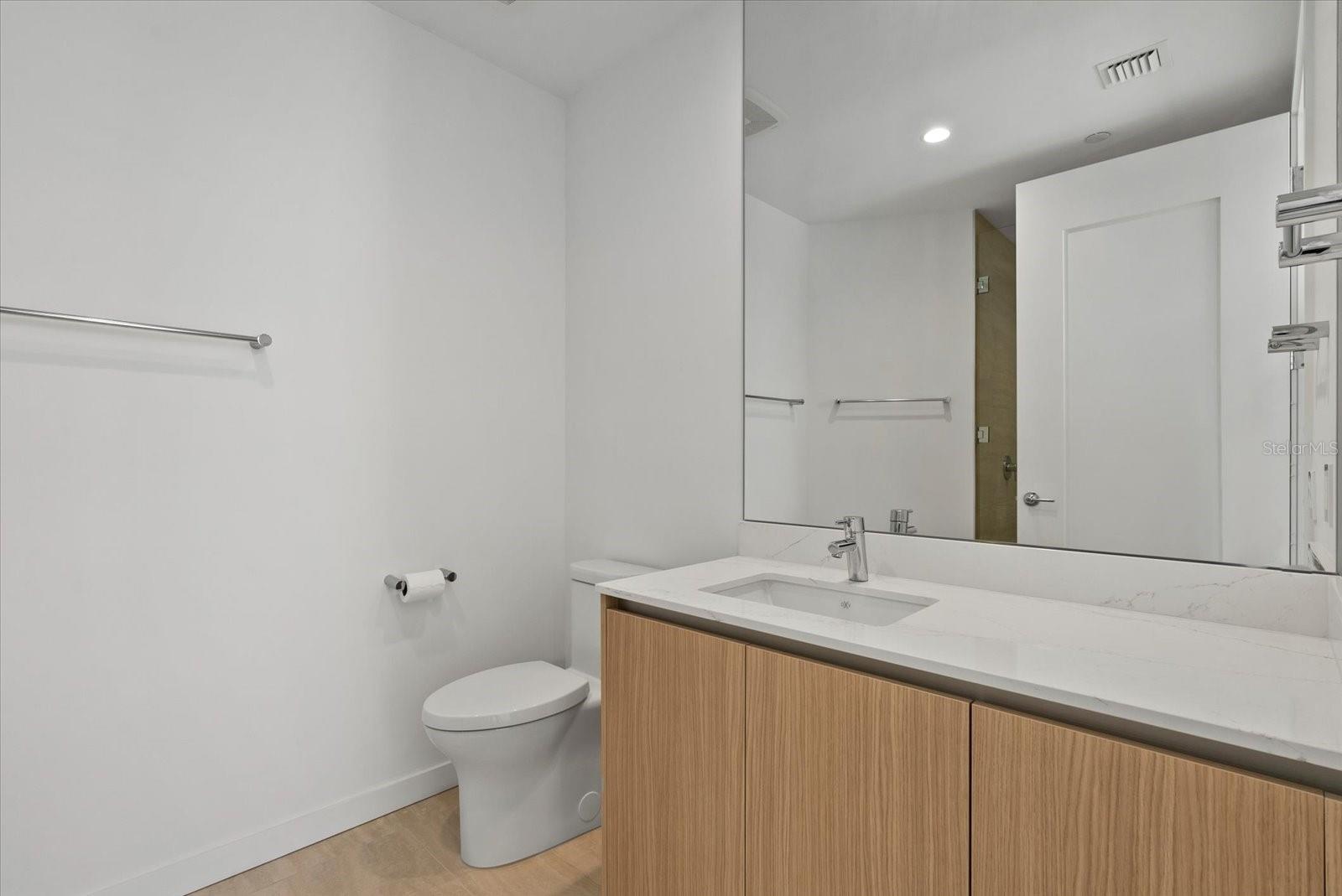 301 QUAY COMMONS #1110