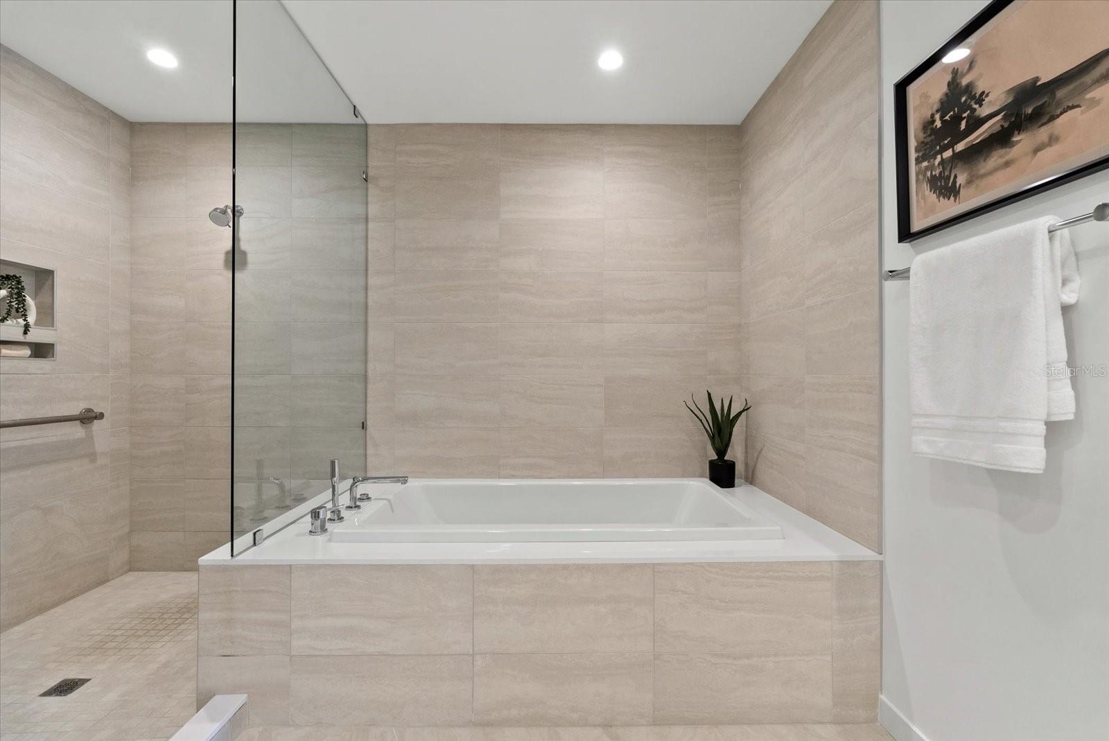 301 QUAY COMMONS #1110